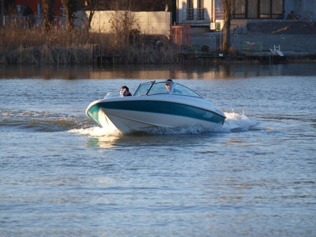 Dajkahajó hajósiskola és autószerviz, műszaki vizsgáztatás